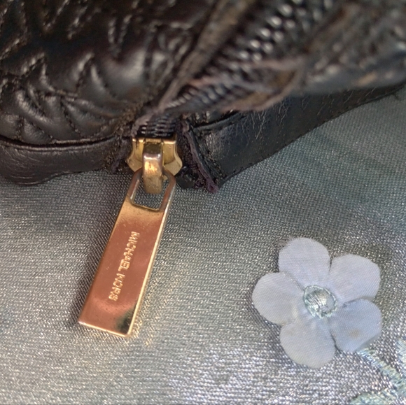 Michael Kors - Picture 2 of 3